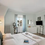 La Lanterna Swimming Pool Retreat - Happy *