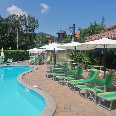 La Lanterna Swimming Pool Retreat - Happy
