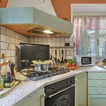 Appartement La Lanterna Swimming Pool Retreat - Happy *