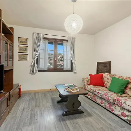 La Lanterna Swimming Pool Retreat - Happy Apartman